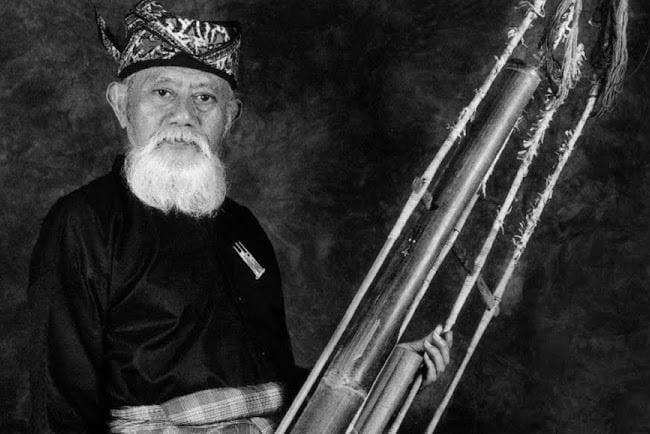 Biografi Udjo Ngalagena